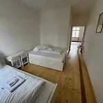 Historic Building- 9 Bedrooms - Groups Up To 26 Appartement *