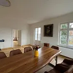 Historic Building- 9 Bedrooms - Groups Up To 26 Appartement Gutenzell-Hürbel