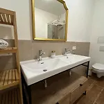 Historic Building- 9 Bedrooms - Groups Up To 26 *