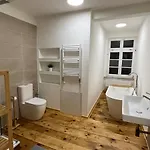 Historic Building- 9 Bedrooms - Groups Up To 26 Appartement Gutenzell-Hürbel