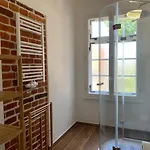 Historic Building- 9 Bedrooms - Groups Up To 26 Appartement