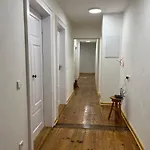 Historic Building- 9 Bedrooms - Groups Up To 26 Appartement *