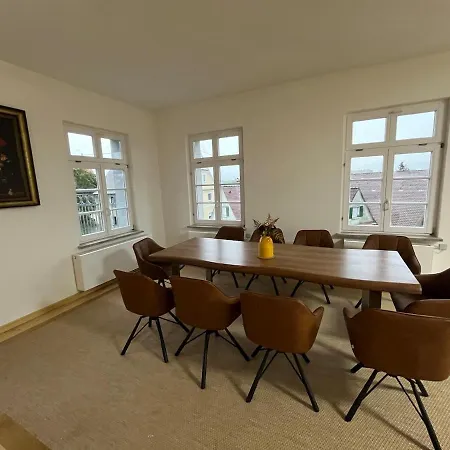 Historic Building- 9 Bedrooms - Groups Up To 26 아파트