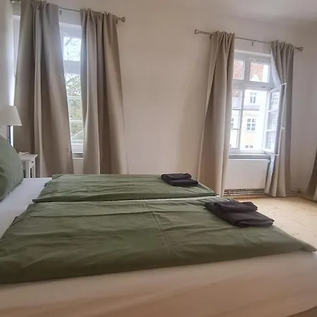 Historic Building- 9 Bedrooms - Groups Up To 26 아파트 Gutenzell-Hürbel