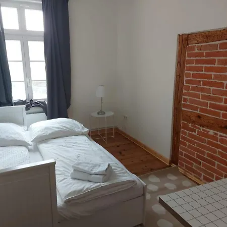 Historic Building- 9 Bedrooms - Groups Up To 26 *