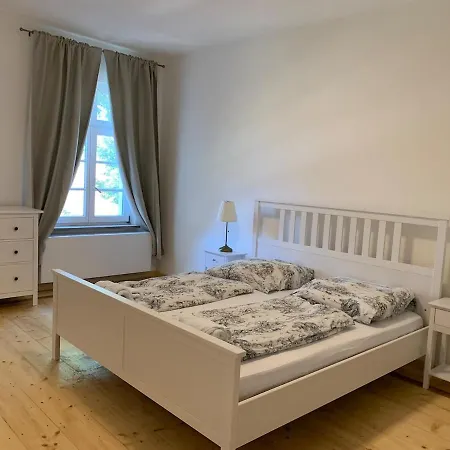 아파트 Historic Building- 9 Bedrooms - Groups Up To 26 *