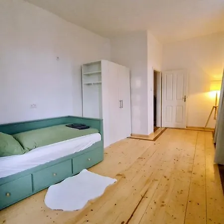 Historic Building- 9 Bedrooms - Groups Up To 26 아파트 Gutenzell-Hürbel